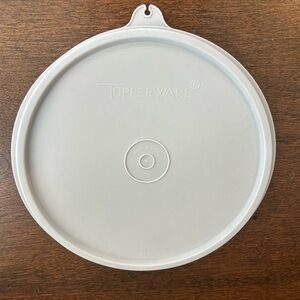 Tupperware 227-26 Replacement “C” Lid Gray Color Seal Good Condition Slight Warp